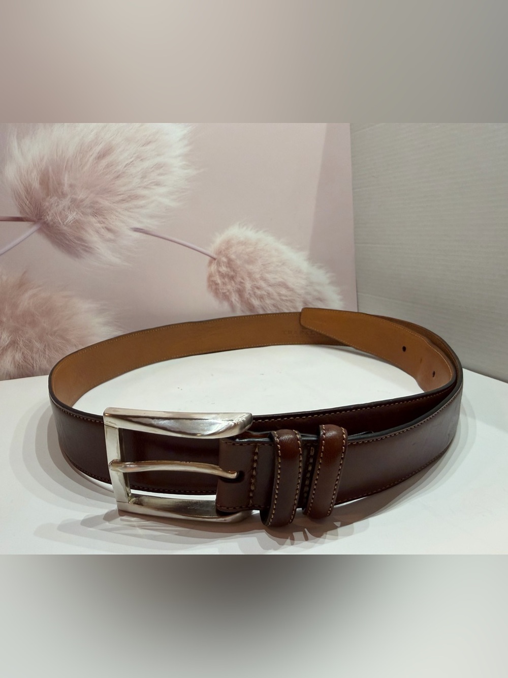 Trafalgar Leather Belt Mens Size 36 inches
Easton Dark Brown Hand Polished.